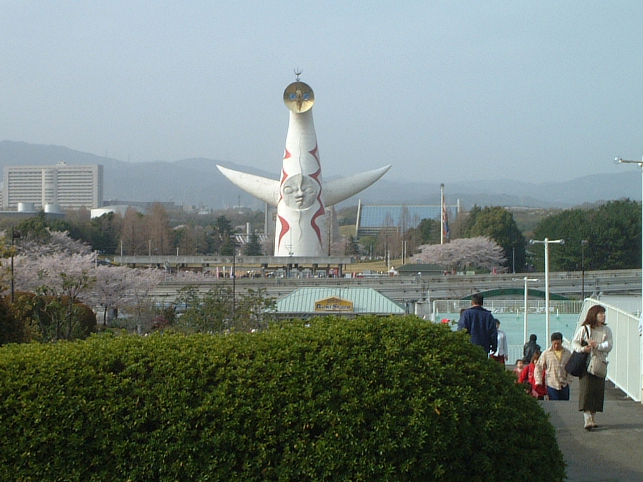 1970年の大阪万博の時に作られた「太陽の塔」 | スイタウェブ