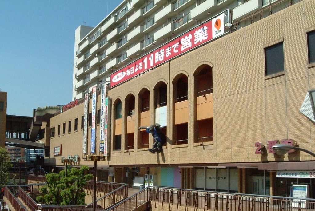 jr吹田駅前北口自転車駐車場