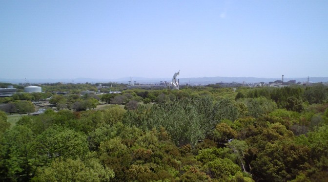 万博公園 木登りタワーからのながめ